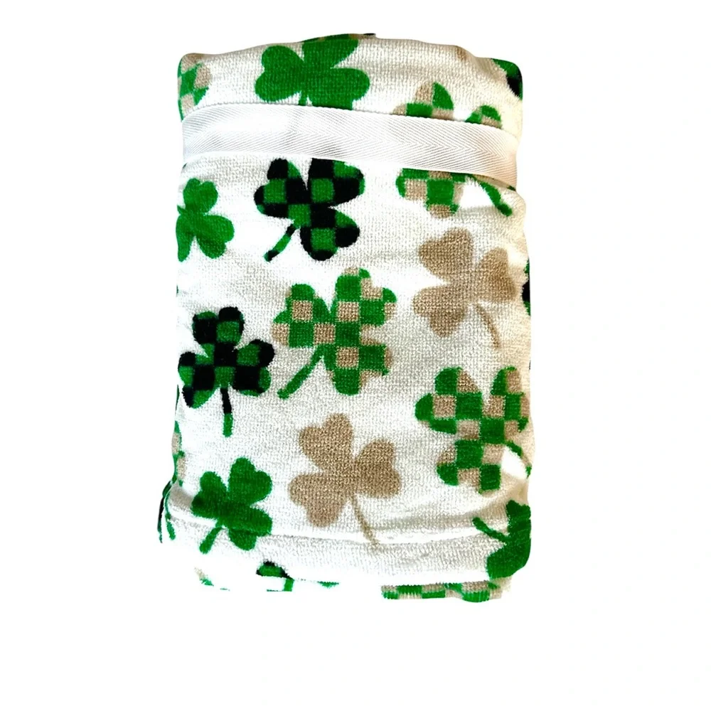 Shamrock Cotton Velour Bathroom Hand Towels Set of 2 NEW WITH TAGS